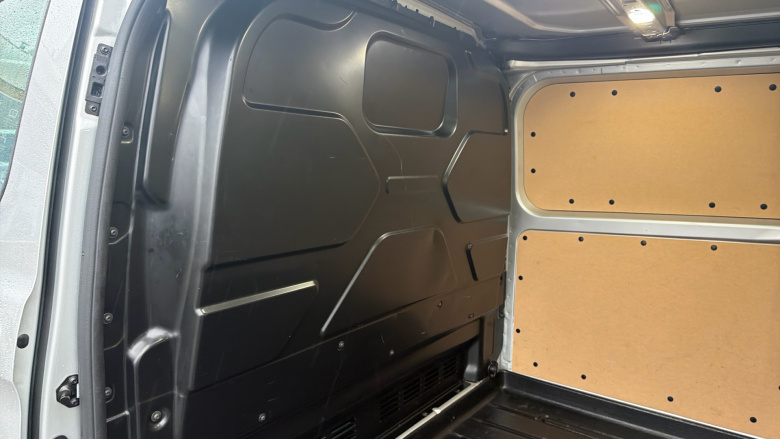 Ford Transit Custom 300 L1 Diesel Fwd 2.0 EcoBlue 170ps Low Roof Limited Van Auto